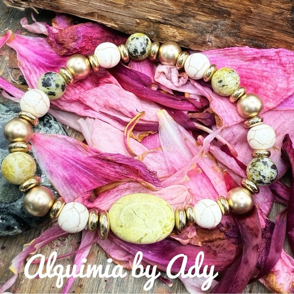 Alquimia Gold and Cream and yellow turquoise Beaded Bracelet